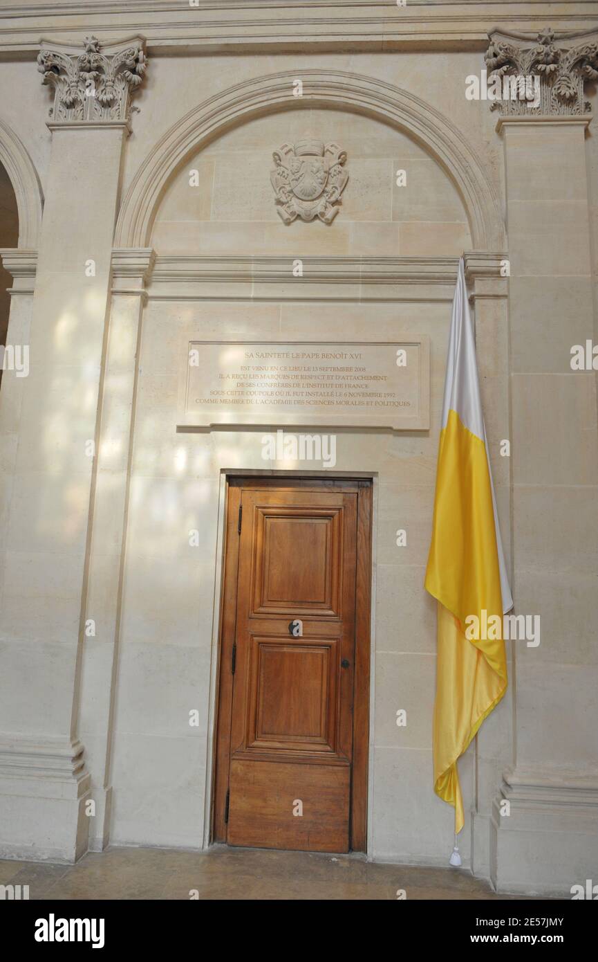 Innenansicht des Institut de France (französisches Institut) in Paris, Frankreich am 24. September 2008, während der Präsentation des japanischen Dirigenten Seiji Ozawa an der renommierten Akademie der bildenden Künste in Frankreich. Der 73-jährige Ozawa wurde 2001 zu einem der 16 assoziierten ausländischen Mitglieder gewählt und trat dabei unter anderem dem US-Filmemacher Woody Allen oder dem Architekten Norman Foster bei. Foto von Thierry Orban/ABACAPRESS.COM Stockfoto