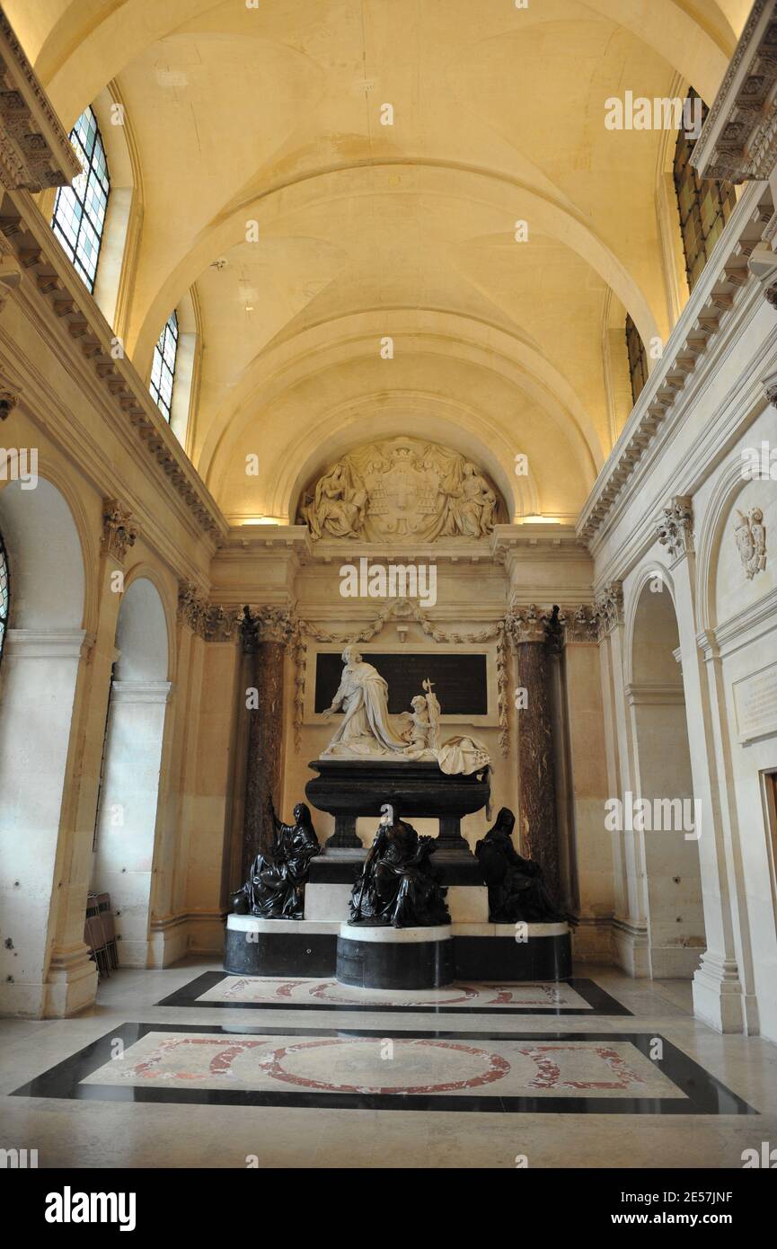 Innenansicht des Institut de France (französisches Institut) in Paris, Frankreich am 24. September 2008, während der Präsentation des japanischen Dirigenten Seiji Ozawa an der renommierten Akademie der bildenden Künste in Frankreich. Der 73-jährige Ozawa wurde 2001 zu einem der 16 assoziierten ausländischen Mitglieder gewählt und trat dabei unter anderem dem US-Filmemacher Woody Allen oder dem Architekten Norman Foster bei. Foto von Thierry Orban/ABACAPRESS.COM Stockfoto