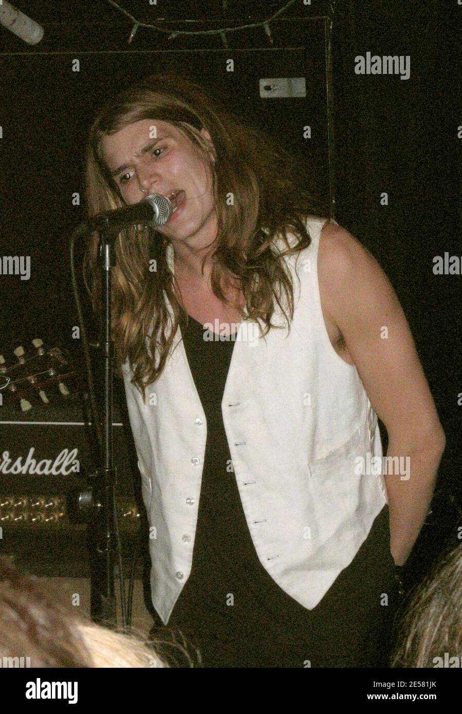 Jamie Burke singt im Cake Shop Bloody Social, New York, NY 04/09/07 [[Tam]] Stockfoto