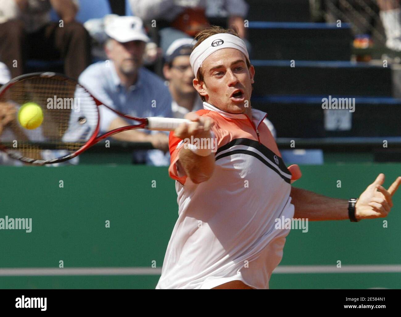 ATP Master Series 'Internazionali BNL D'Italia 2007' Match zwischen Filippo Volandri und Roger Federer im Foro Italico, Rom, Italien. Volandri Gewinnt 6:2, 6:4. 10/07. [[cal]] Stockfoto