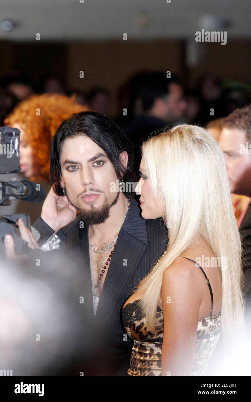 Leopard Print Suit Stockfotos Und Bilder Kaufen Alamy