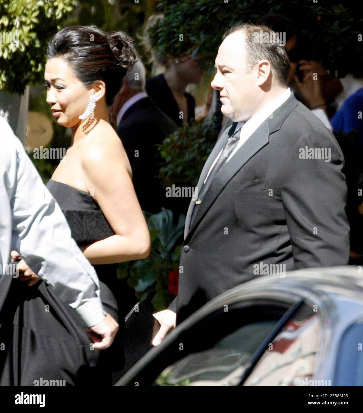 James Gandolfini von 'The Sopranos' verlässt das Four Seasons Hotel, um zur Emmy-Preisverleihung zu gehen. Beverly Hills, Kalifornien, 16. September 07. [[wam]] Stockfoto