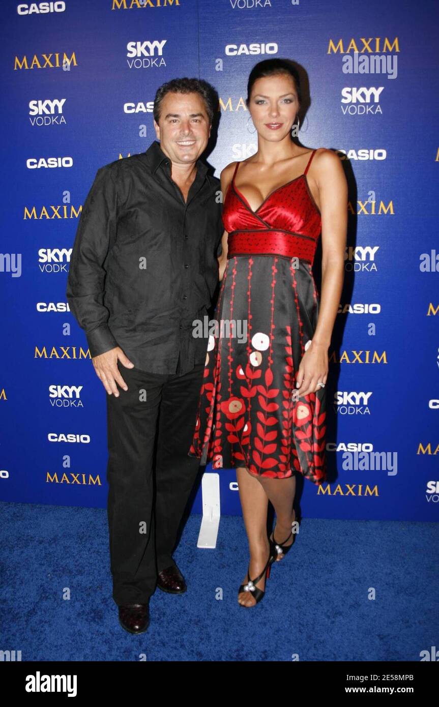 Adrianne Curry und Chris Knight bei den Maxim Style Awards von Casio im Avalon in Hollywood. Los Angeles, Caif. 18.07. [[wam]] Stockfoto