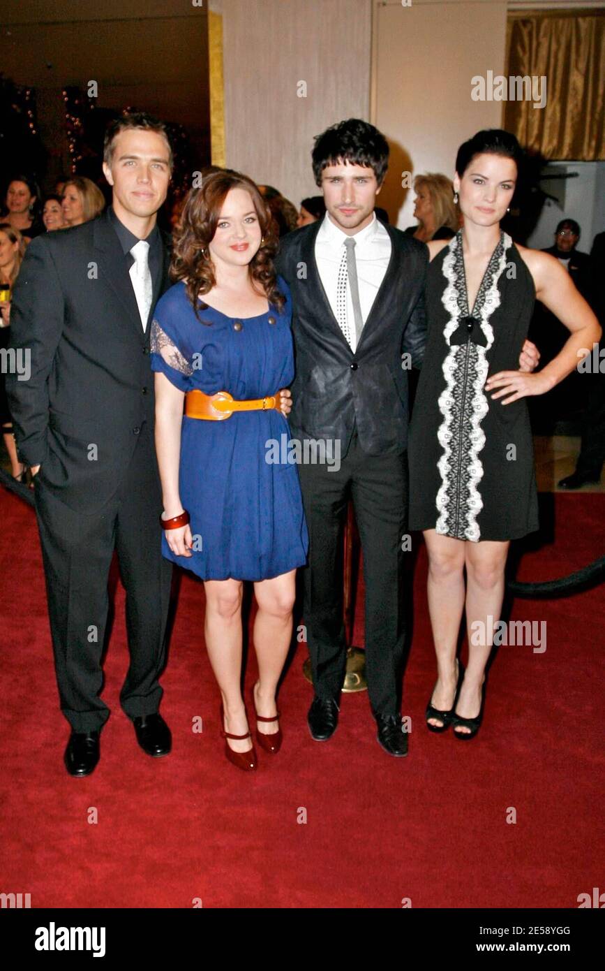 Die Stars Von Kyle Xy Chris Olivero April Matson Matt Dallas Und Jaime Alexander Treffen Beim Neunten Annual Family Television Awards Dinner In Beverly Hills Ca Ein 11 28 07 Laj Stockfotografie Alamy