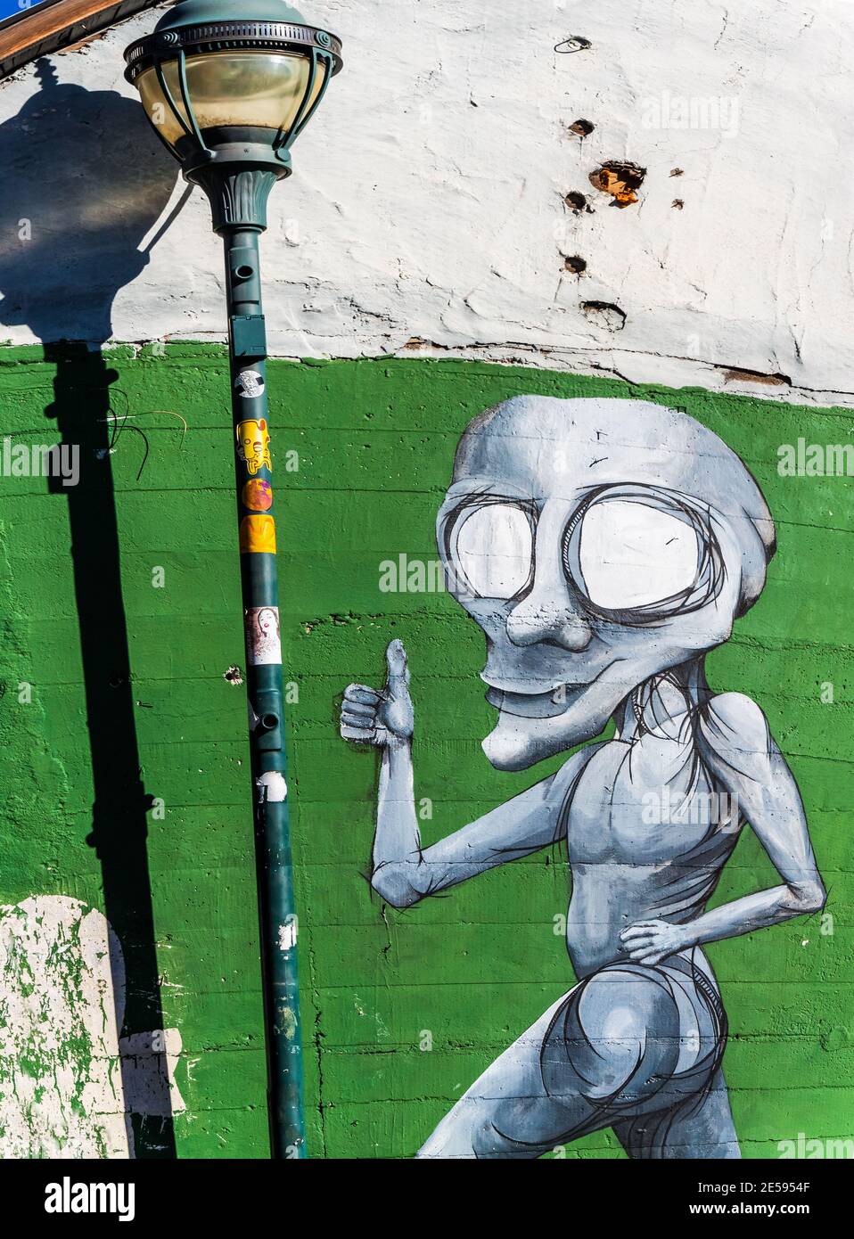 Running Alien Mural auf der Roadside der Route 66, Old Town Flagstaff, Arizona, USA Stockfoto