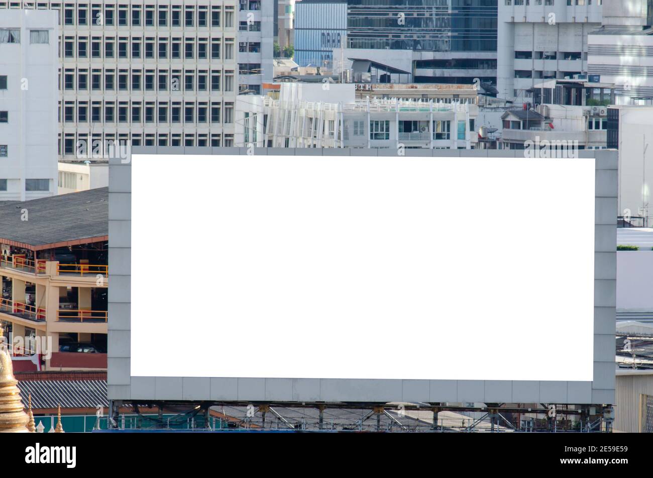 Weiße leere Mockup Plakatwand.die Straße Außenwerbung. Stockfoto