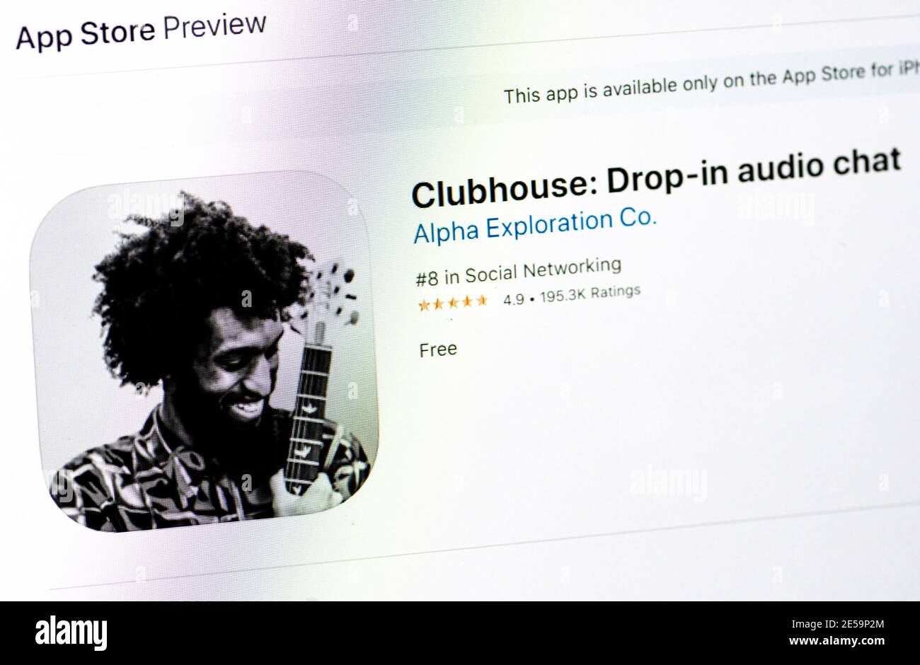 Clubhouse App ist eine neue Art von Social Network auf der Basis von Sprache, wo Menschen auf der ganzen Welt zusammen kommen, um zu reden, hören und voneinander lernen in Stockfoto