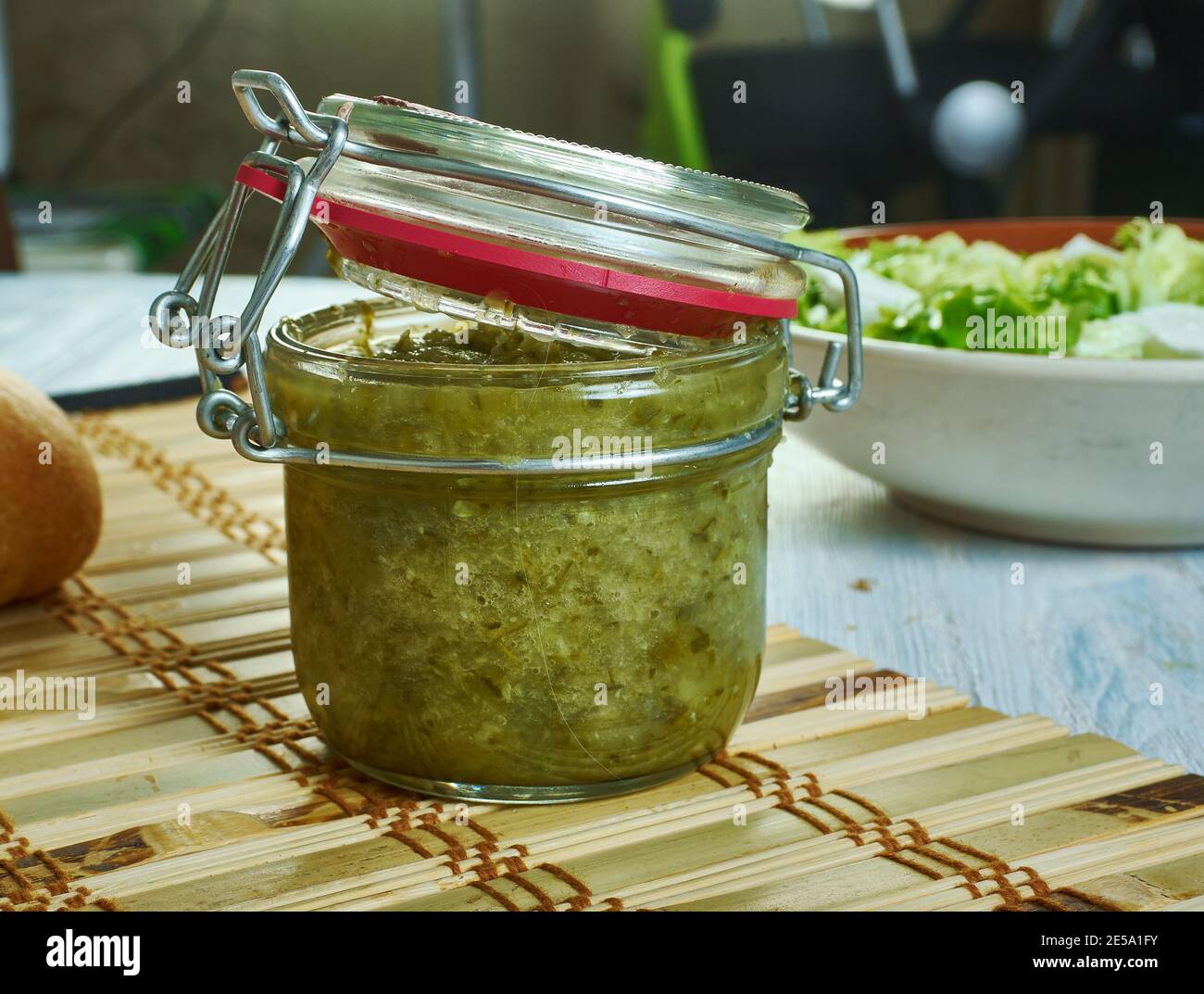 Bostongurka - Schwedisch bedeutet "Boston Gurke" ist eine Art von Geschmack mit eingelegten Gurken, Paprika und Zwiebeln, schwedische Küche Stockfoto