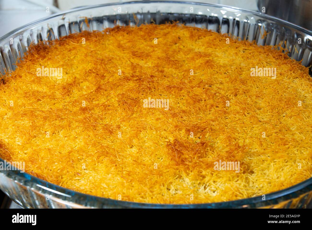 Shredded Weizen Dessert, Kadayif. Turkhish traditionelle süße Speisen Stockfoto