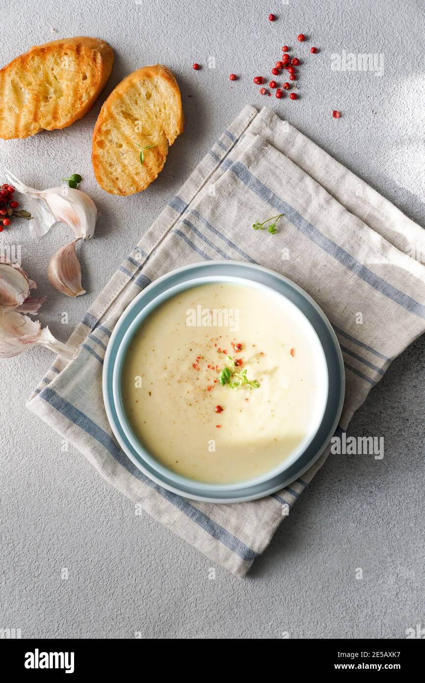 Knoblauch cremige französische Suppe, Aïgo Bouido Stockfoto