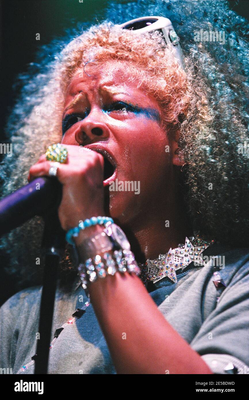 Kelis beginnt ihre UK Tour im Shepherds Bush Empire in London. Juni 2000 Stockfoto