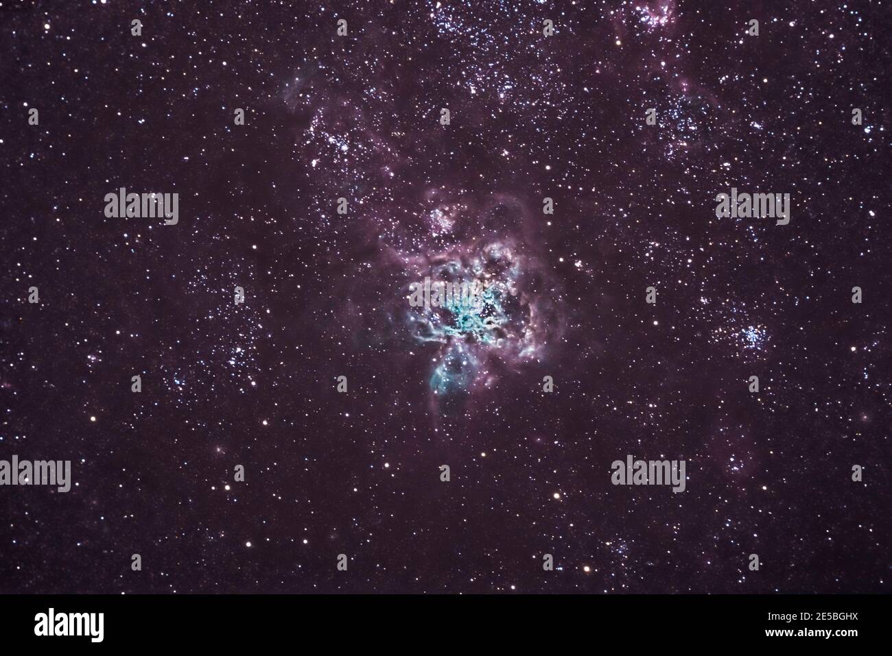 Die Tarantula Nebulae und erstaunliche Ort auf dem Universum. Der größte Platz im Universum für neue Sterne geboren. Auf der Mitte von diesem Staub und Gas her Stockfoto