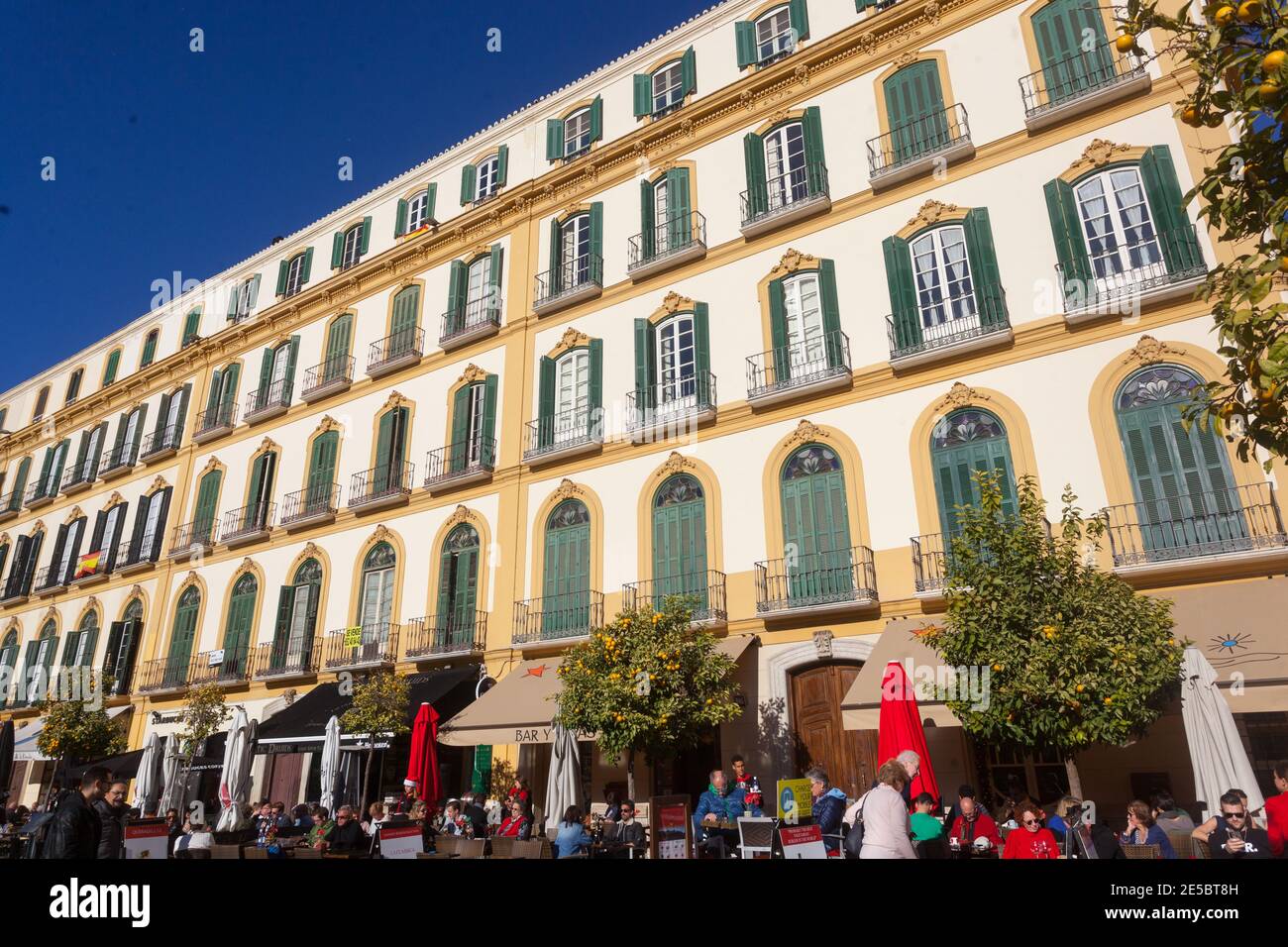 Gebäude auf dem Plaza de la Merced Platz Malaga Altstadt Stadtzentrum Andalusien, Spanische Bars und Cafes Malaga Central Cafe Stockfoto