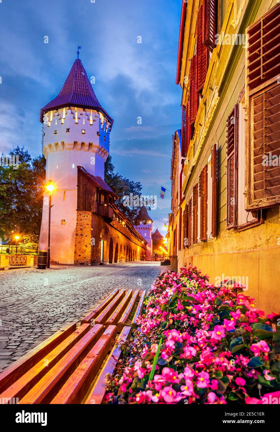 Sibiu, Rumänien. Mittelalterliche Altstadt und der Tischlerturm in Siebenbürgen historischen Osteuropa Stockfoto