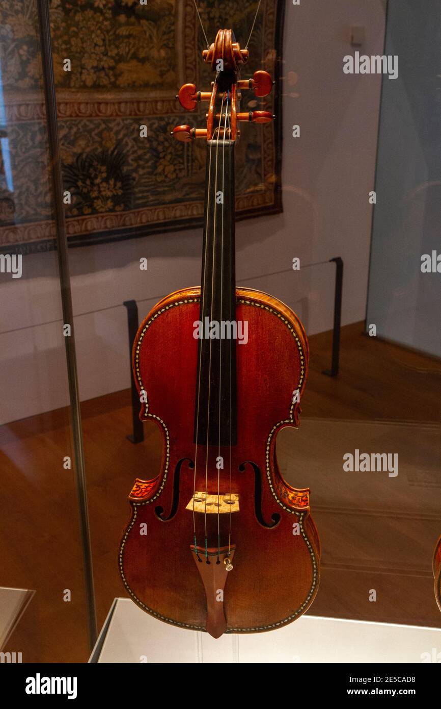 "The Rode" Violine, von Antonio Stradivari, Ashmolean Museum, Museum für Kunst und Archäologie der Universität Oxford, Oxford, Großbritannien. Stockfoto