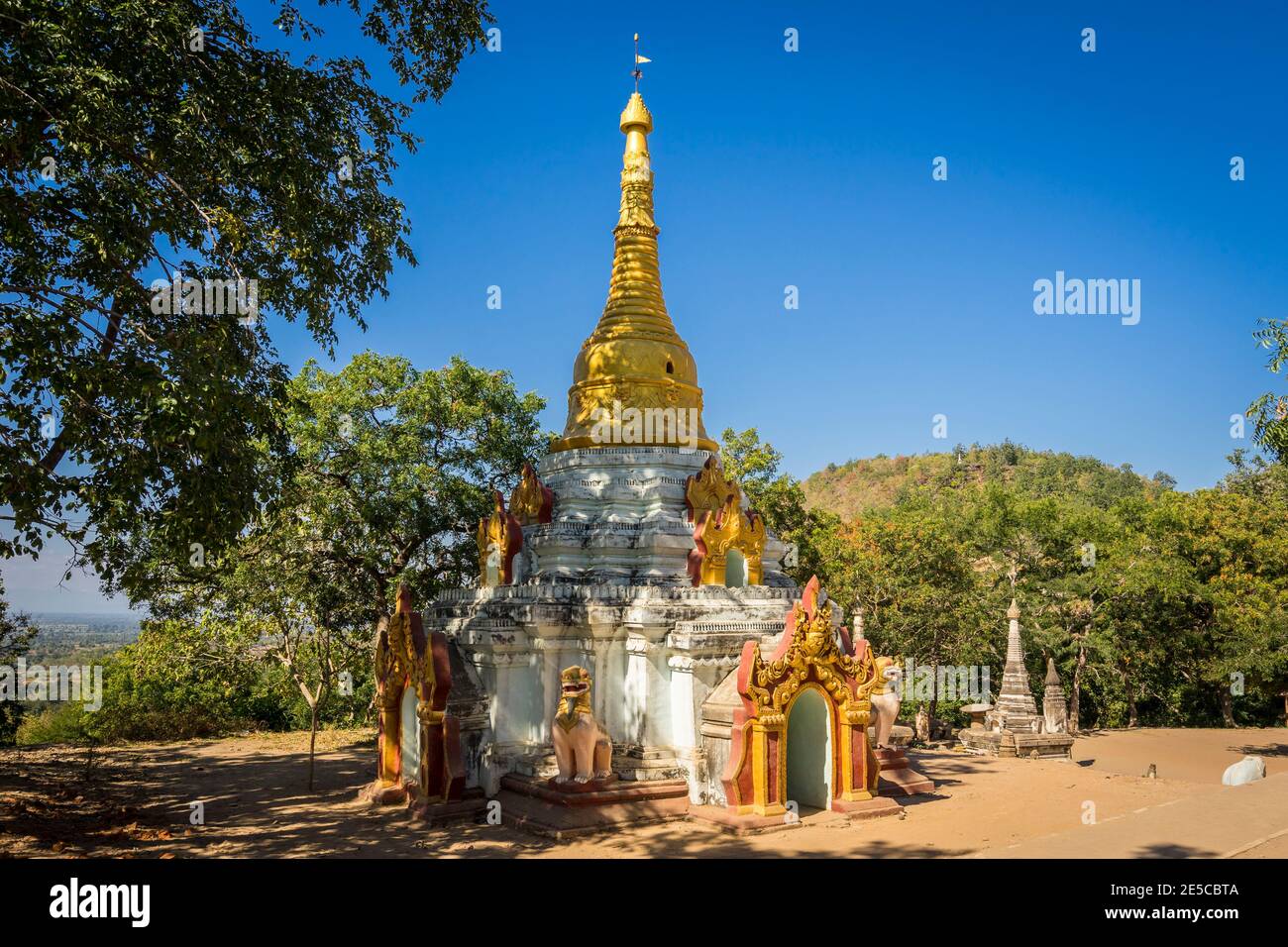 Pagode bei HPO Win Daung Caves (aka Phowintaung Caves), Monywa, M Stockfoto