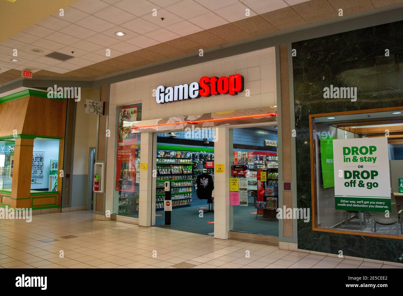 Der GameStop-Shop in der Susquehanna Valley Mall.eine Online-Gruppe schickte Aktienkurse von GameStop (GME) und AMC Entertainment Holdings Inc. (AMC) in einem Versuch, Short-Verkäufer zu quetschen. (Foto von Paul Weaver / SOPA Images/Sipa USA) Stockfoto