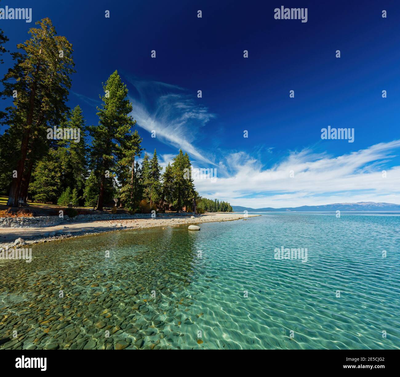 Sonniger Blick auf die Landschaft rund um den Sugar Pine Point Beach in Nevada, USA Stockfoto