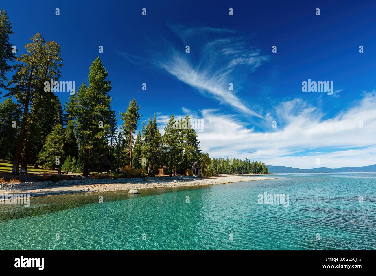 Sonniger Blick auf die Landschaft rund um den Sugar Pine Point Beach in Nevada, USA Stockfoto
