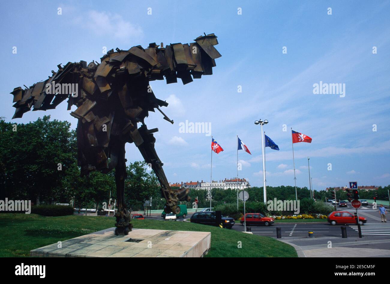 Lyon Frankreich Place Louis Pradel Skulptur & Flaggen Stockfoto