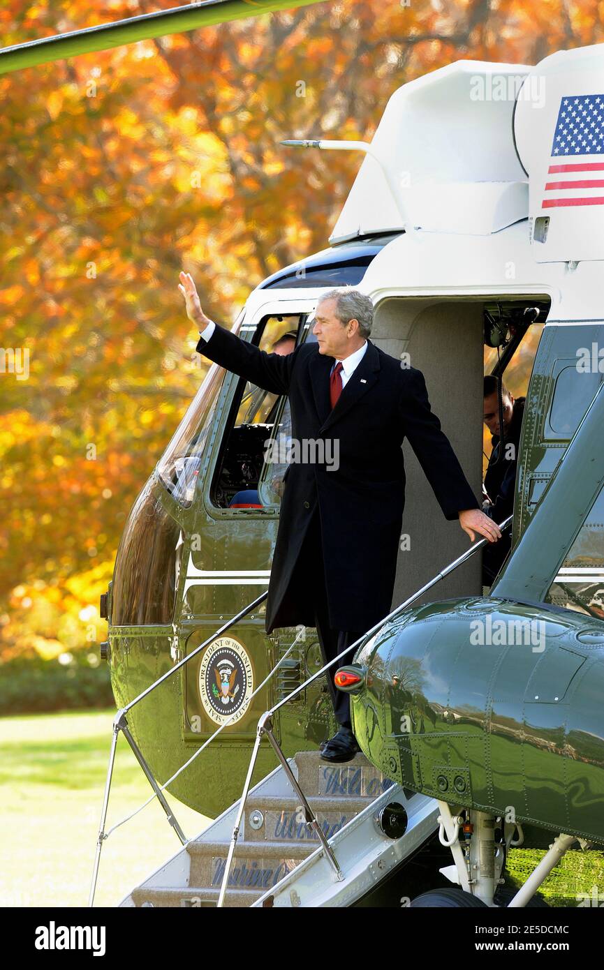Präsident W. Bush kehrt ins Weiße Haus zurück, nachdem er das