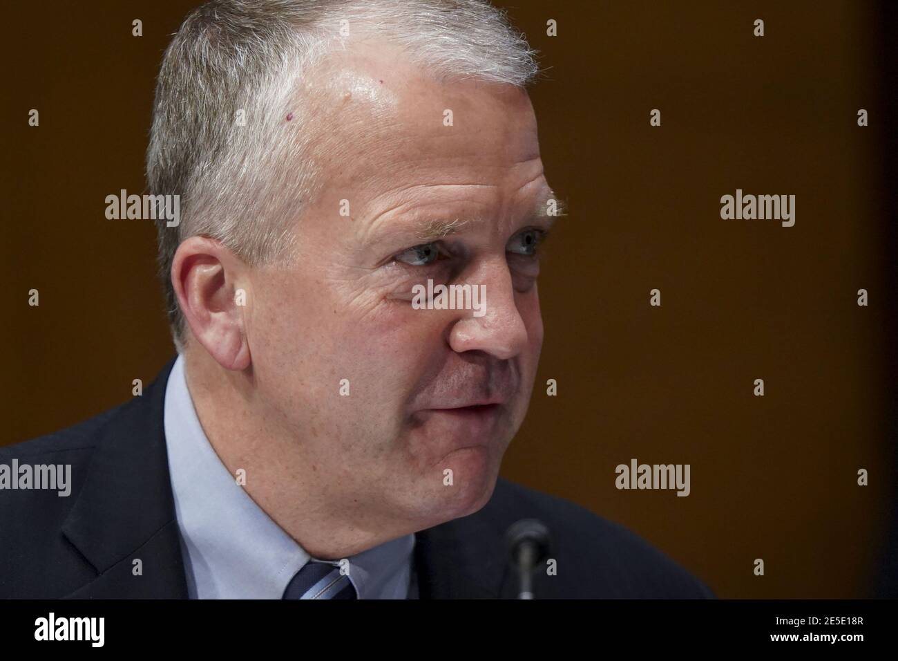 Washington, Usa. Januar 2021. Senator Dan Sullivan fragt Denis McDonough, Sekretär für Veteranananangelegenheiten, Nominee für Preisdent Joe Biden, während seiner Bestätigungsverhandlung im Senat des Veterananananananananangelegenheiten-Ausschusses am Mittwoch, 27. Januar 2021 in Washington, DC. Foto von Leigh Vogel/UPI Credit: UPI/Alamy Live News Stockfoto