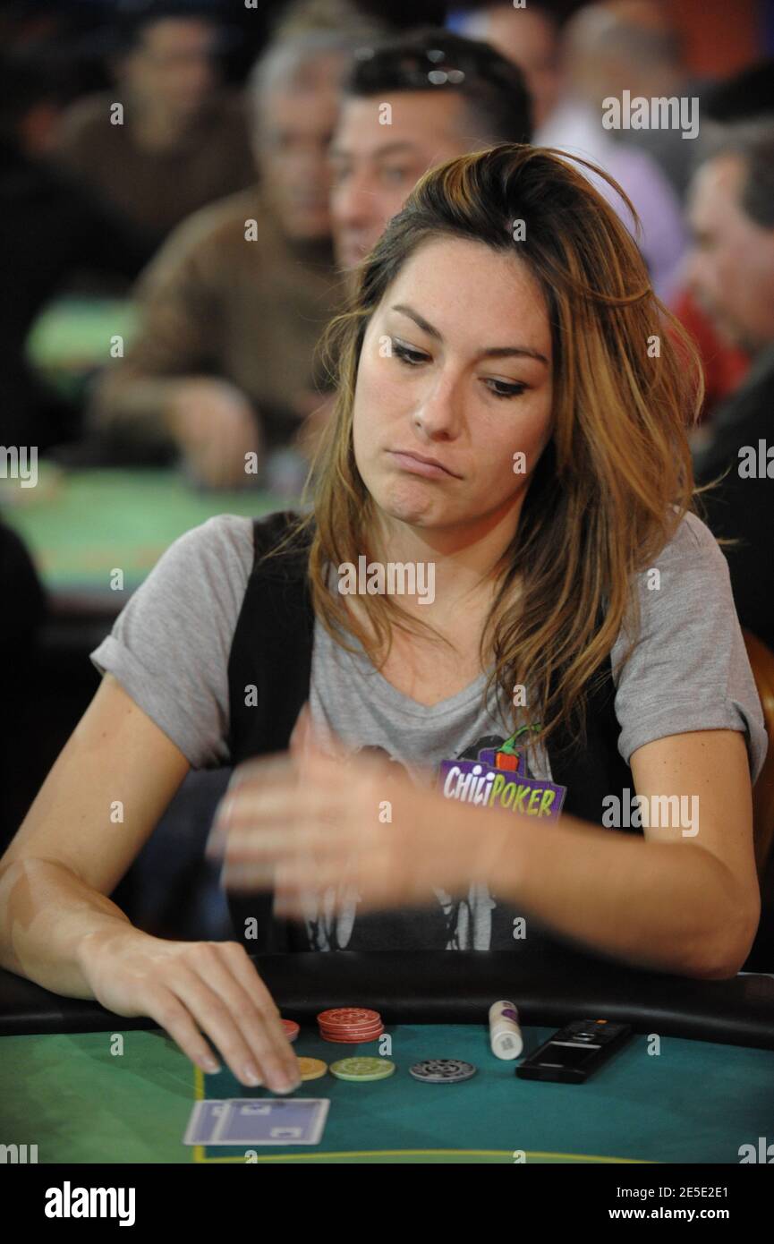 Die französische Schauspielerin Shirley Bousquet nimmt am 13. Dezember 2008 am Finale der Marrakech Poker Open in Marrakech, Morrocco, Teil. Foto von Thierry Orban/ABACAPRESS.COM Stockfoto