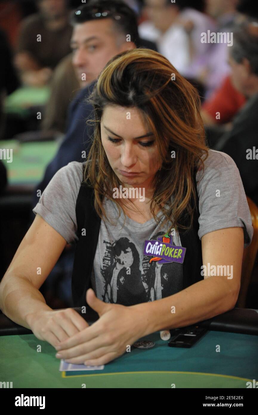 Die französische Schauspielerin Shirley Bousquet nimmt am 13. Dezember 2008 am Finale der Marrakech Poker Open in Marrakech, Morrocco, Teil. Foto von Thierry Orban/ABACAPRESS.COM Stockfoto