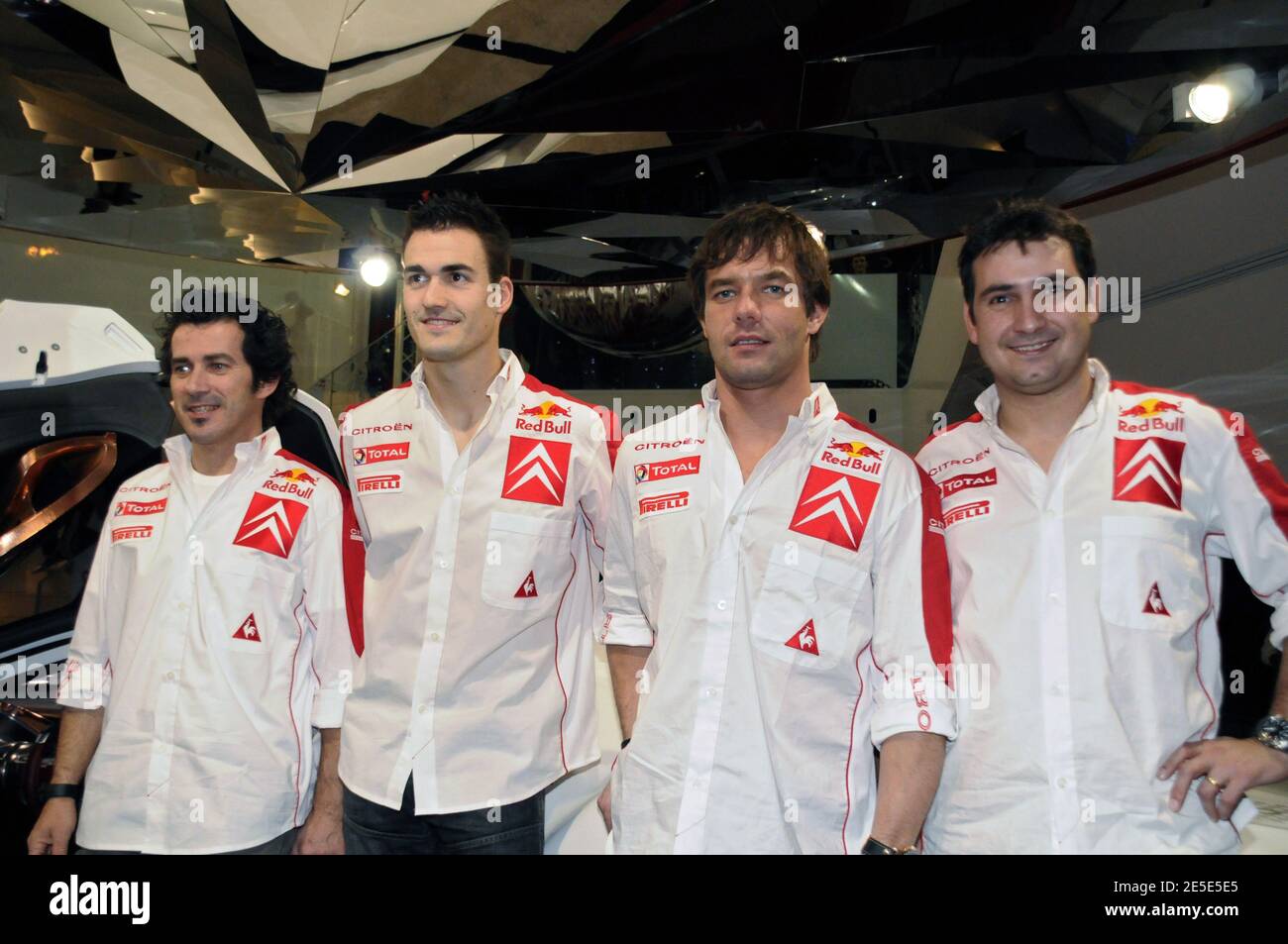 Citroens Marc Marti, Dani Sordo, Sebastien Loeb und Daniel Elena beim Finale der Gran Turismo Challenge am 20. Dezember 2008 auf den Champs Elysees in Paris. Foto von Thierry Plessis/ABACAPRESS.COM Stockfoto