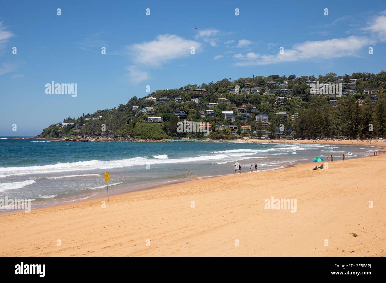Palm Beach und Menschen genießen Sommertag am Strand, Sydney nördlichen Stränden, NSW, Australien Stockfoto