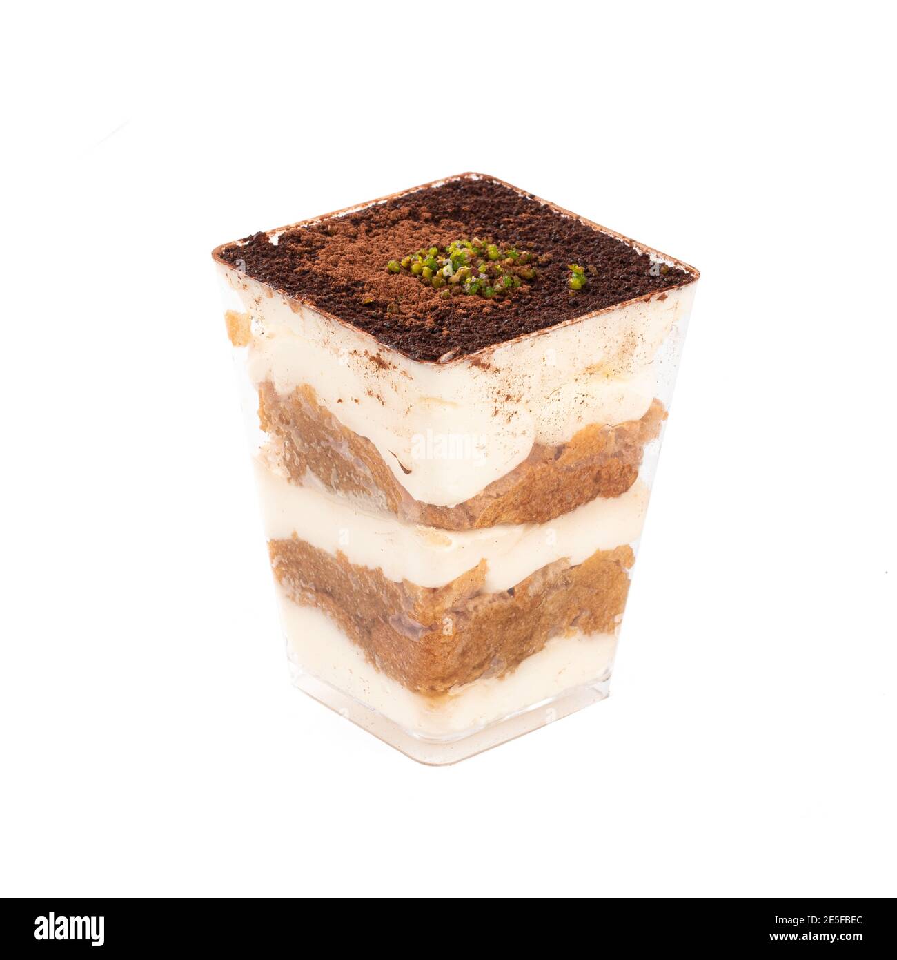 Isolierte Tiramisu Dessert in einer Tasse auf dem weißen Stockfoto