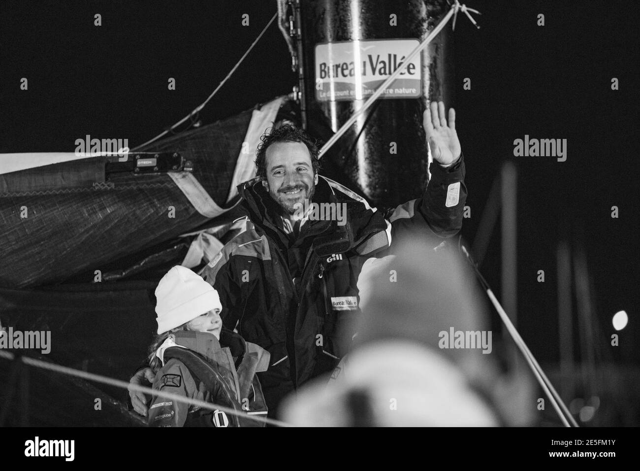 Louis Burton (Fra) segelt auf dem Imoca Bureau Vallee 2 Fertigstellung des Vendee Globe 2020-2021 in 80 Tagen 10 Stunden 25 Minuten/lm Stockfoto