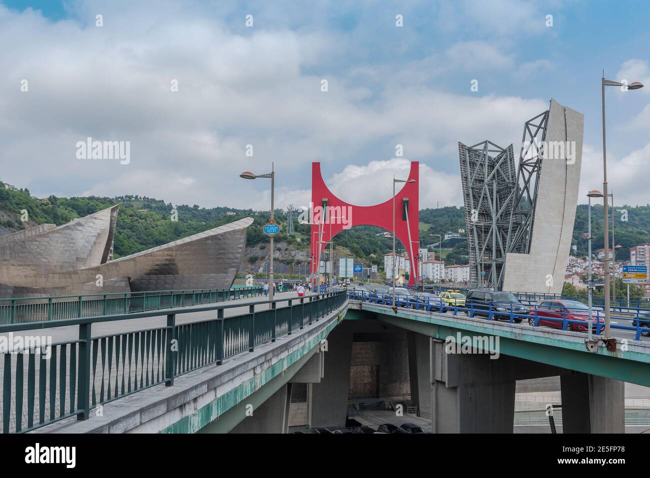 Die La Salve Straßenbrücke über Nervion Rifer, Bilbao, Spanien Stockfoto
