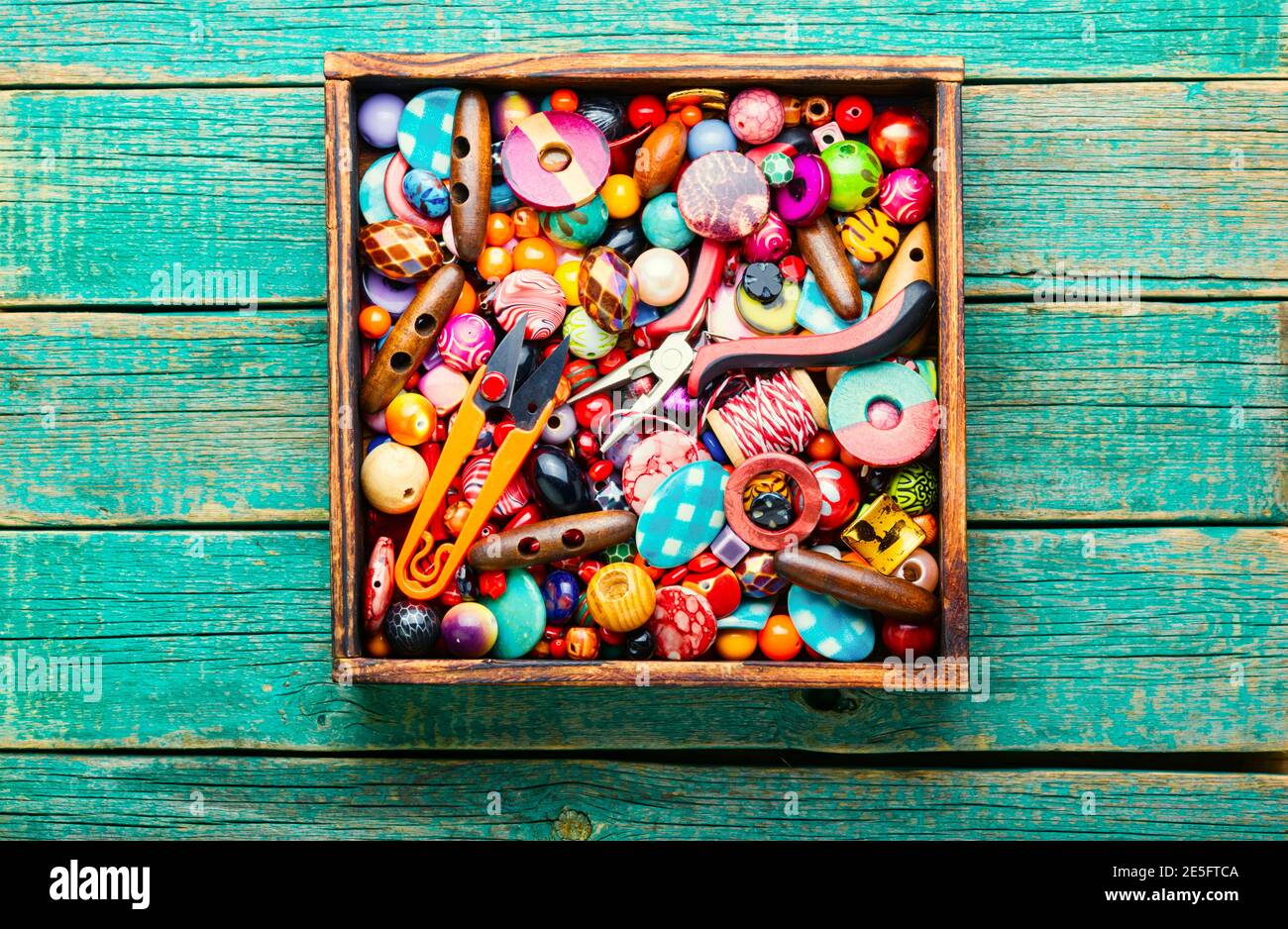 Bunte Samenkorne in verschiedenen Größen Stockfoto