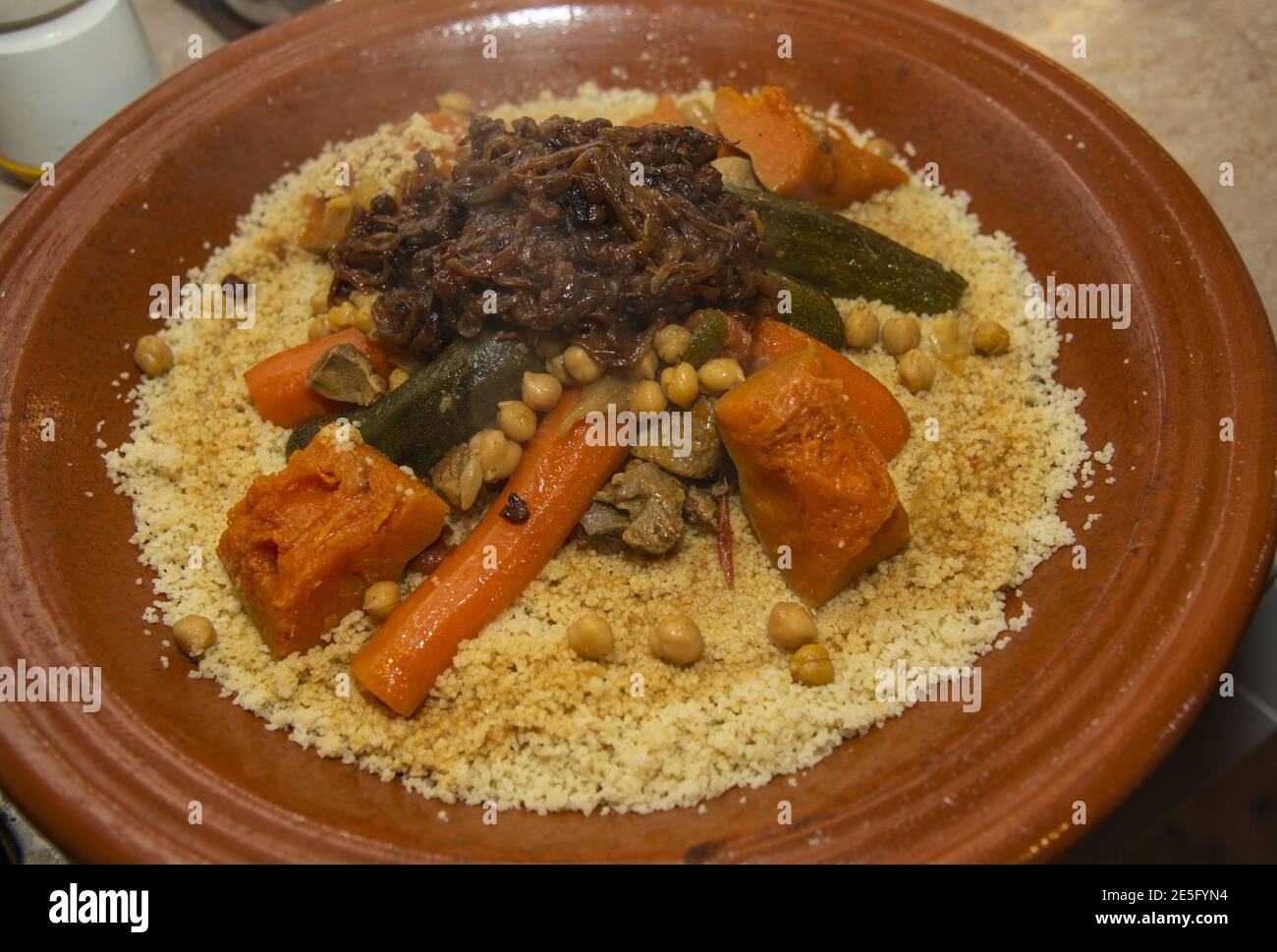 Fleisch und Gemüse gemischt Couscous Stockfoto