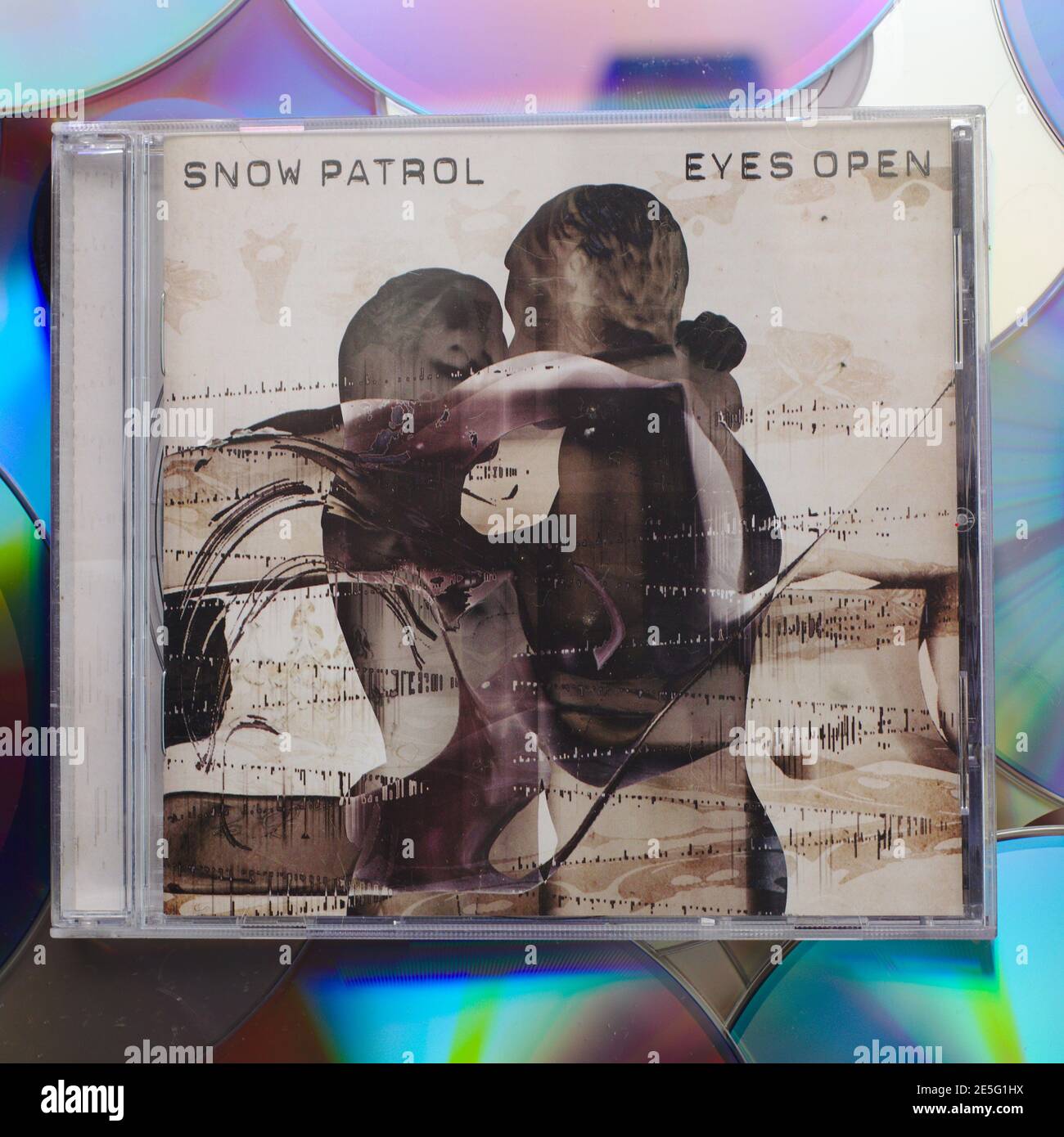 Eine Kopie des Snow Patrol Albums Eyes Open On CD Stockfoto