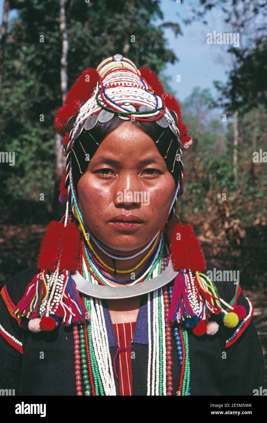 Thailand. Porträt der Frau des Stammes des Akha-Hügels. Stockfoto