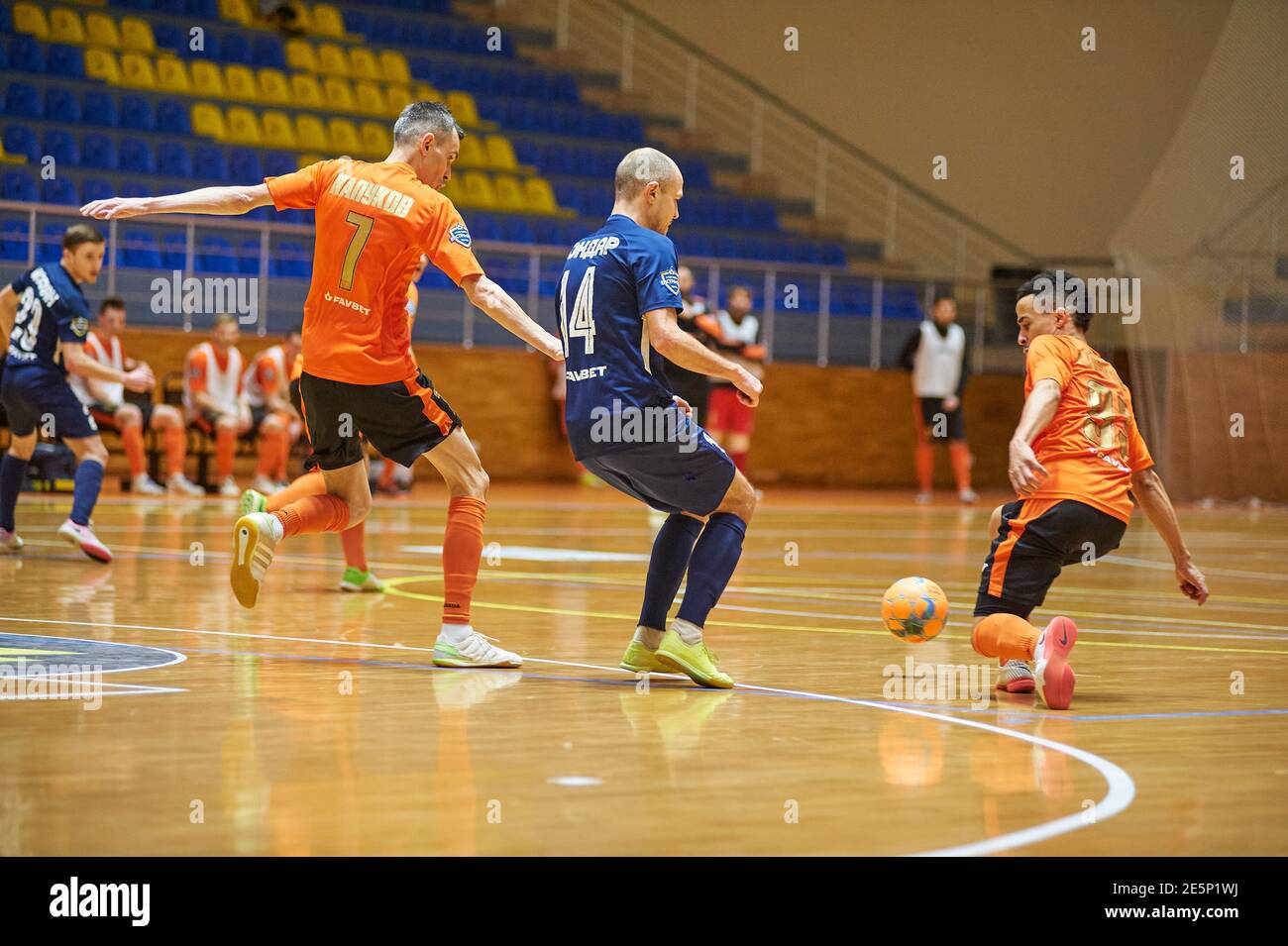 KHARKIV, UKRAINE - 24. JANUAR 2021: Das Futsal-Spiel des ukrainischen Extrakavakpokals Viva Cup Monolit gegen Donbass Energo Trading Stockfoto