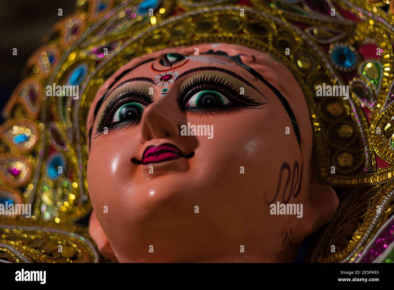Making of Göttin Durga Idol. Diese Idole sind für Durga puja gemacht, das größte Festival von Westbengalen. Stockfoto
