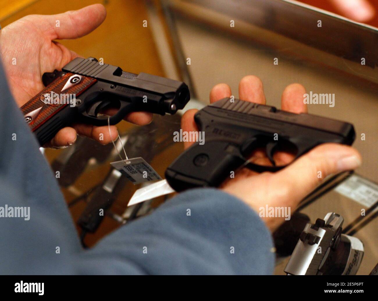 Two Pistols Stockfotos Und Bilder Kaufen Alamy