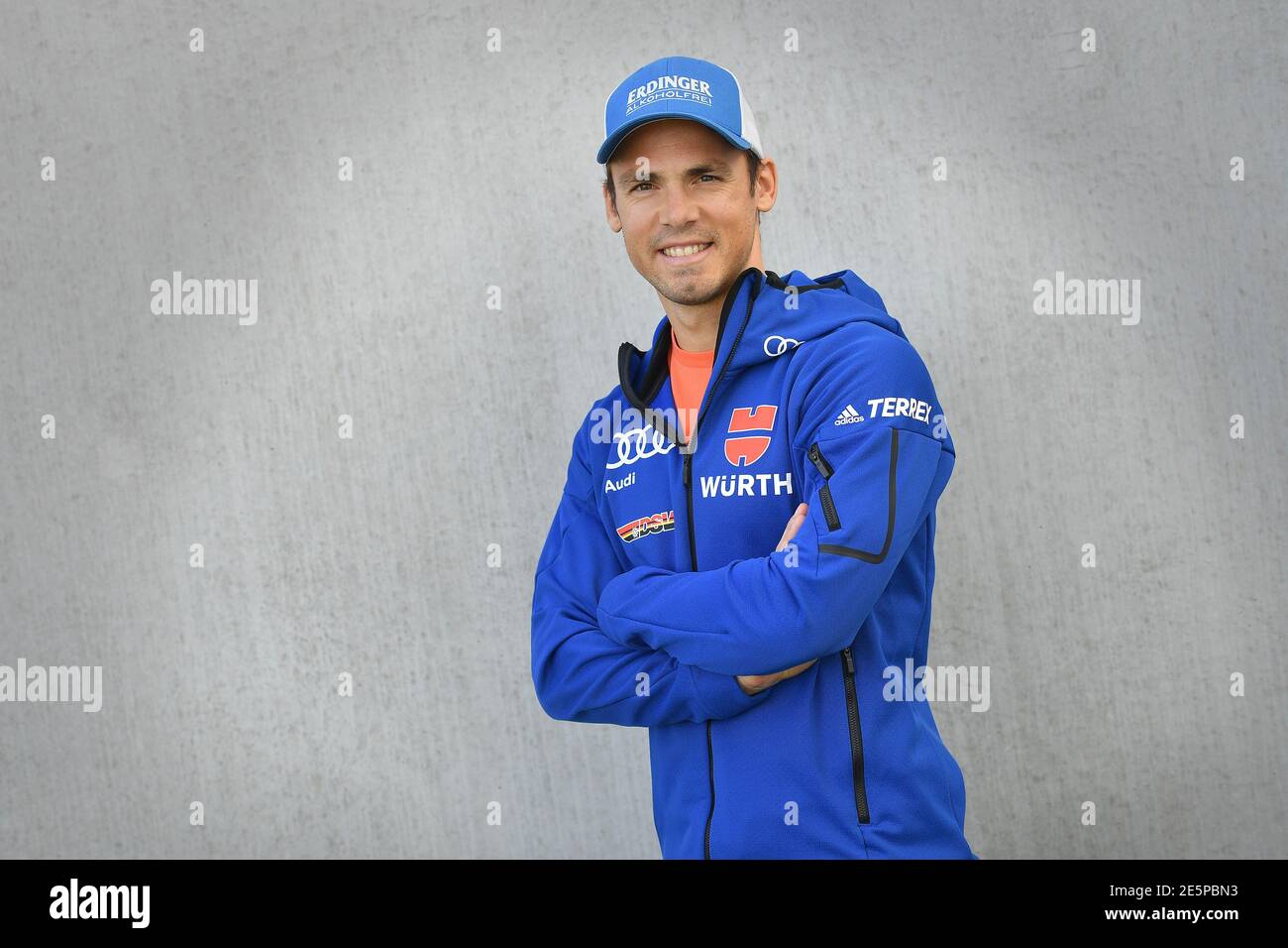 Laupheim, Deutschland. Januar 2021. Biathlet Simon Schempp (SZ Uhingen) beendet seine sportliche Karriere. Der 32-jährige Massenstart-Weltmeister von 2017 ist seit 2009 Mitglied des Biathlon-Weltcupteams. Von nun an möchte er sich seiner beruflichen Zukunft widmen. Archivfoto: Simon SCHEMPP (Biathlon), Einzelbild, getrimmtes Einzelmotiv, Halbfigur, Halbfigur. DSV, Deutscher Skiverband, Presseveranstaltung anlässlich der Bekleidungssaison 2019/2020, am 17. Oktober 2019, zur weltweiten Nutzung Quelle: dpa/Alamy Live News Stockfoto