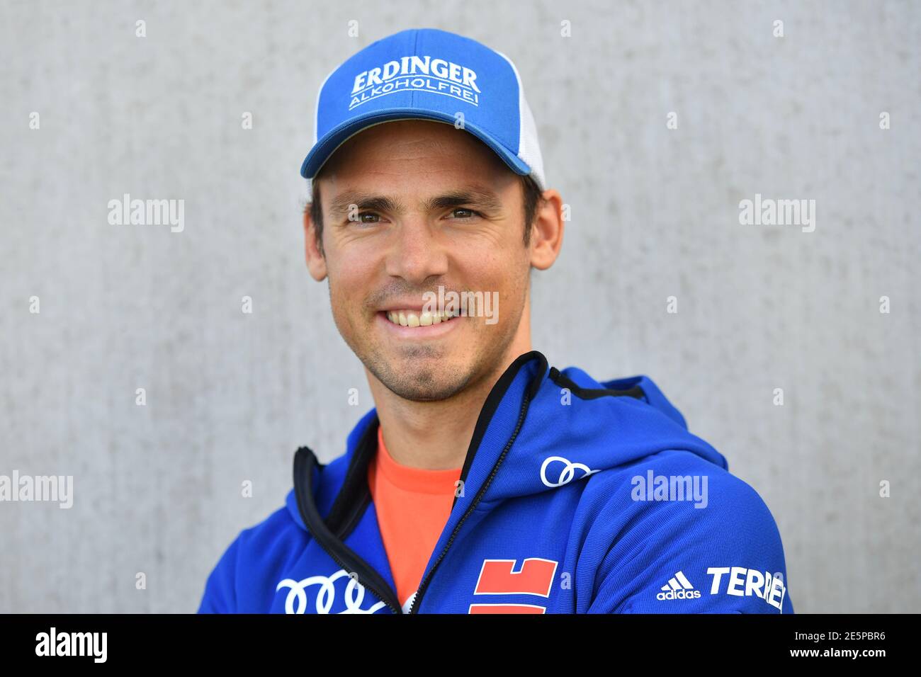 Laupheim, Deutschland. Januar 2021. Biathlet Simon Schempp (SZ Uhingen) beendet seine sportliche Karriere. Der 32-jährige Massenstart-Weltmeister von 2017 ist seit 2009 Mitglied des Biathlon-Weltcupteams. Von nun an möchte er sich seiner beruflichen Zukunft widmen. Archivfoto: Simon SCHEMPP (Biathlon), Einzelbild, Einzelbild beschnitten, Portrait, Portrait, Portrait. DSV, Deutscher Skiverband, Presseveranstaltung anlässlich der Bekleidungssaison 2019/2020, am 17. Oktober 2019, zur weltweiten Nutzung Quelle: dpa/Alamy Live News Stockfoto