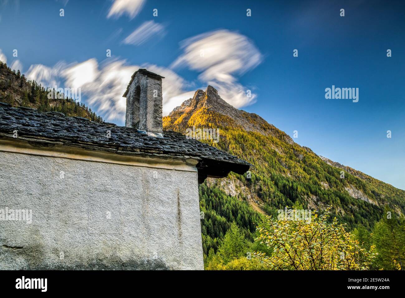 Italien Valle D'Aosta Valpelline der Ort Moulin Damm. Stockfoto