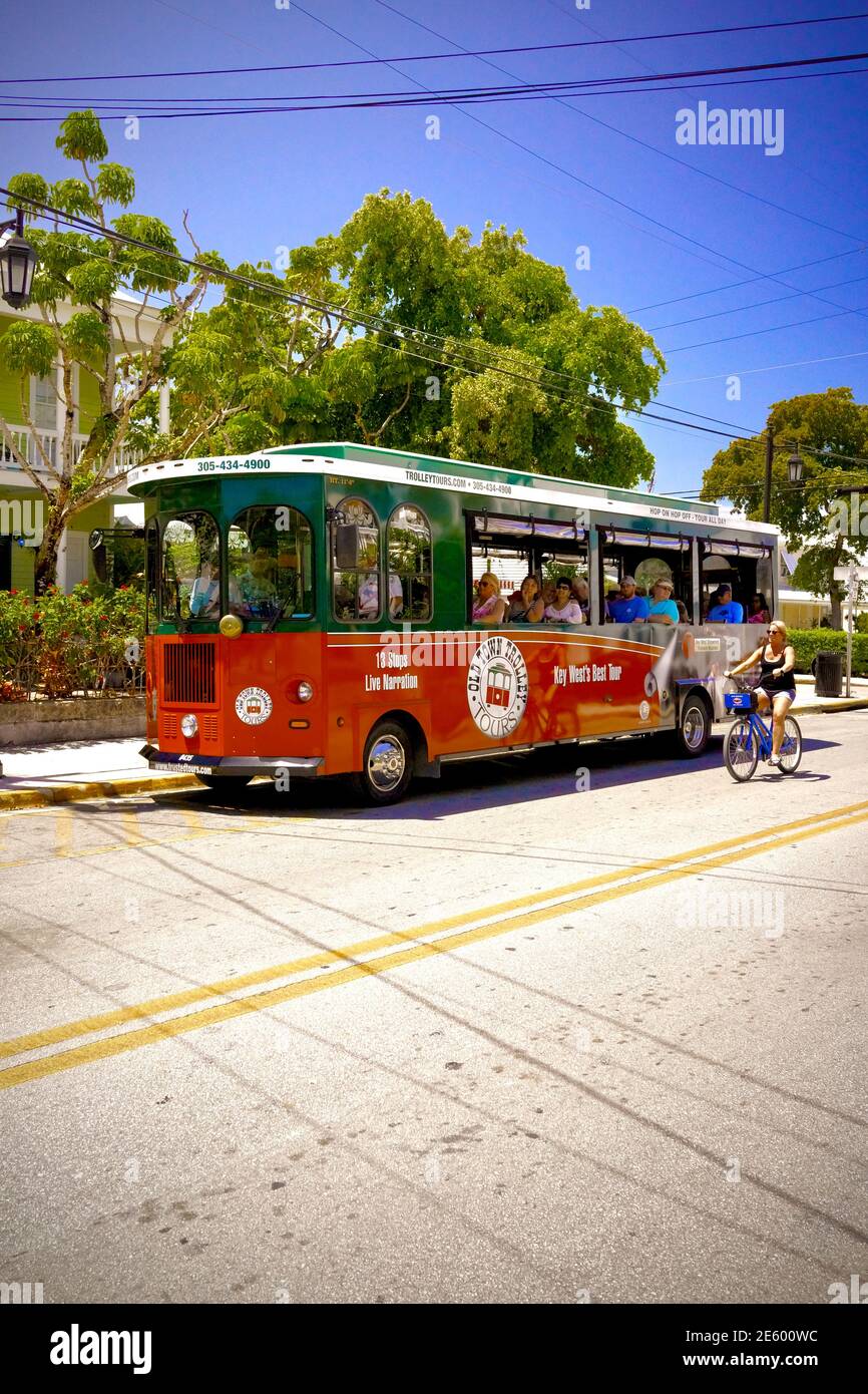 Old Town Trolley Tours in Key West, Florida, FL USA. Südlichster Punkt in den kontinentalen USA. Insel Urlaubsziel für entspannten Tourismus. Stockfoto