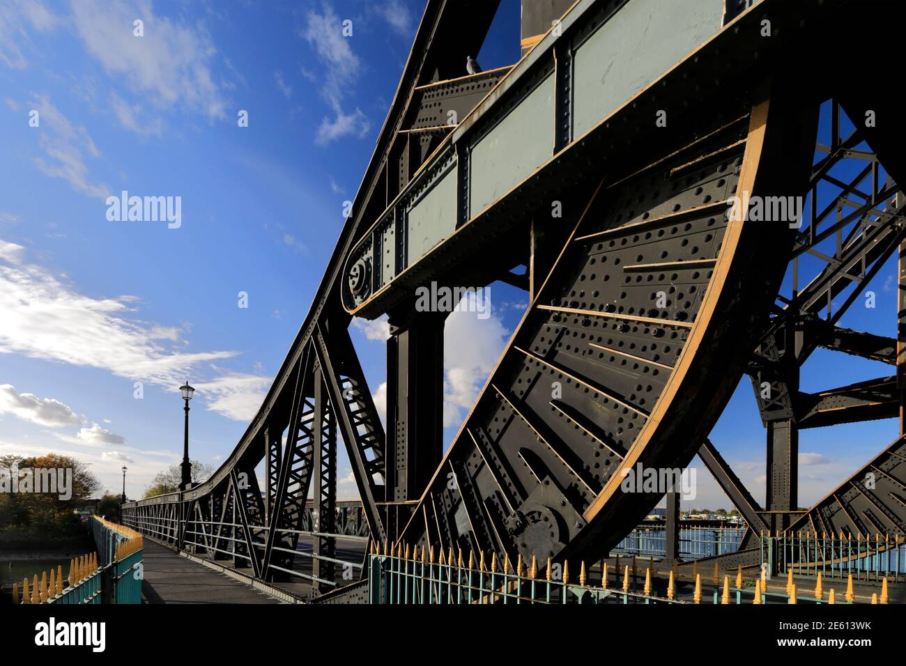 Die Corporation Bridge, Grimsby Stadt, Lincolnshire County, England die Corporation Bridge ist eine Scherzer Rolling Lift Bascule Brücke über das Old Dock Stockfoto