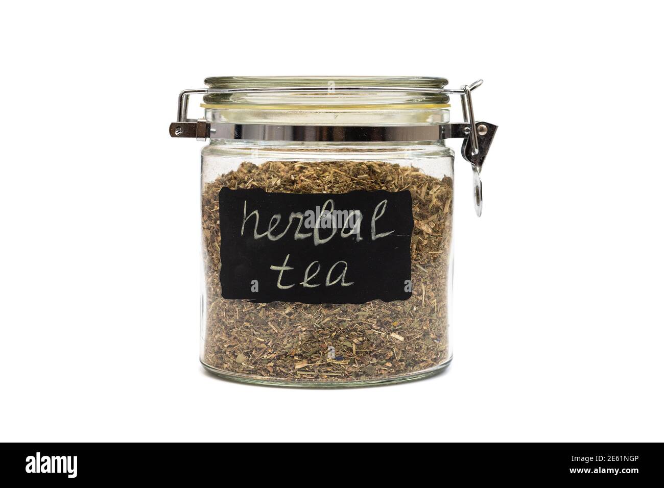 Kräutertee in einem Glas, Flip-Top-Verschluss, isoliert auf weiß Stockfoto