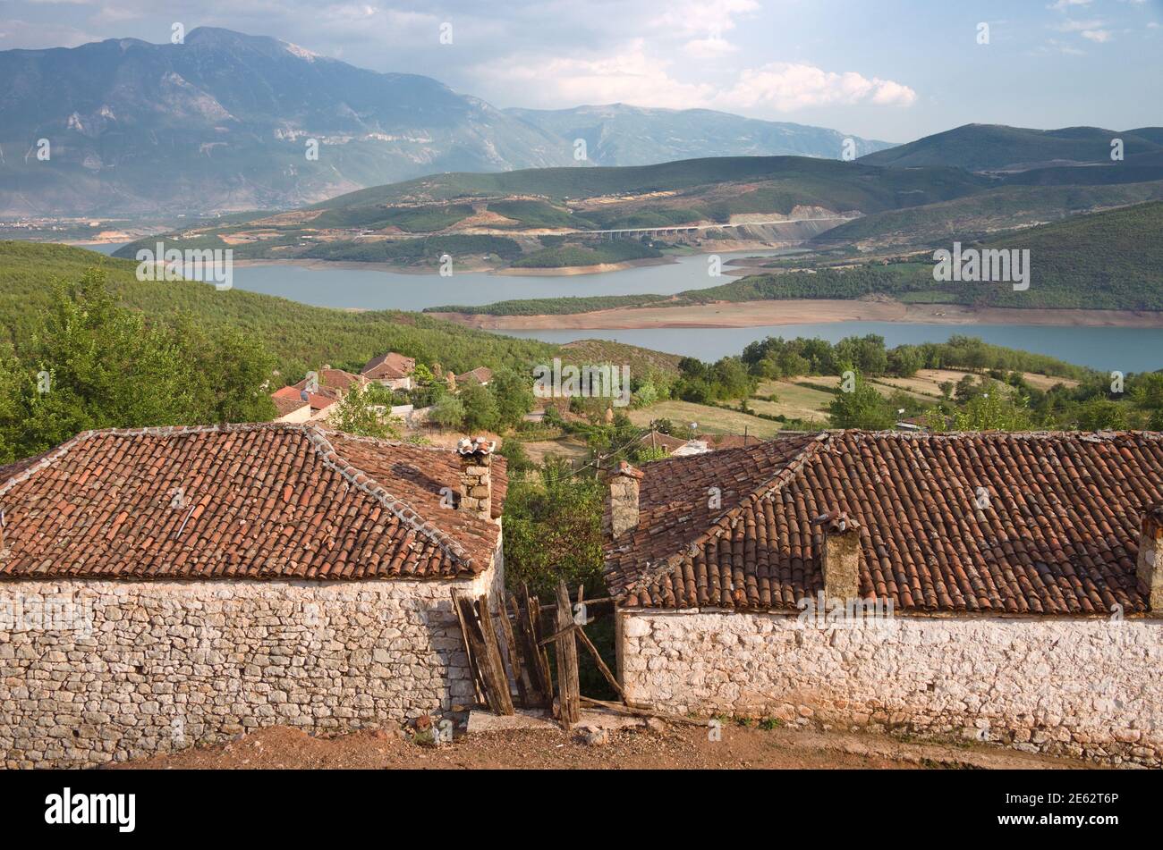 Ländliche Gegend Myc-hat Dorf rund um Fierza See, Albanien Stockfoto