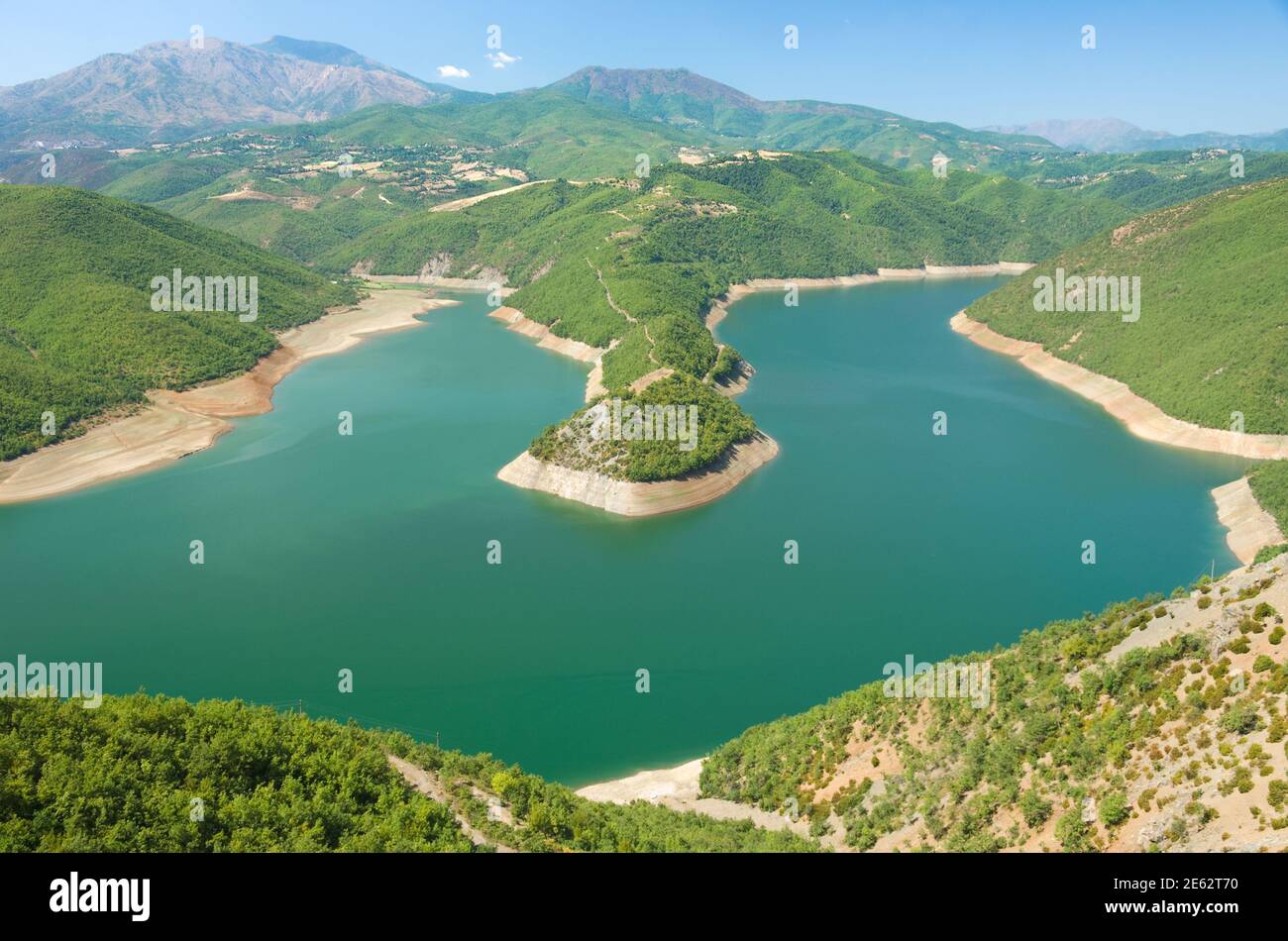 Eine Halbinsel des Fierza-Sees um Kukes im Nordosten Albaniens Stockfoto