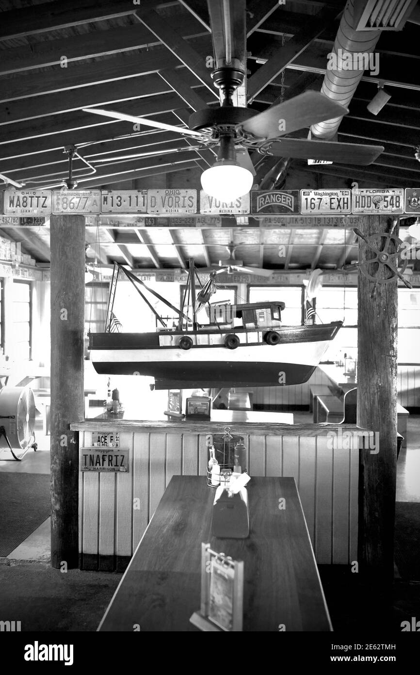 Half Shell Raw Bar und Restaurant im Marina Inkey West, Florida, FL USA. Südlichster Punkt in den kontinentalen USA. Urlaubsziel der Insel Stockfoto