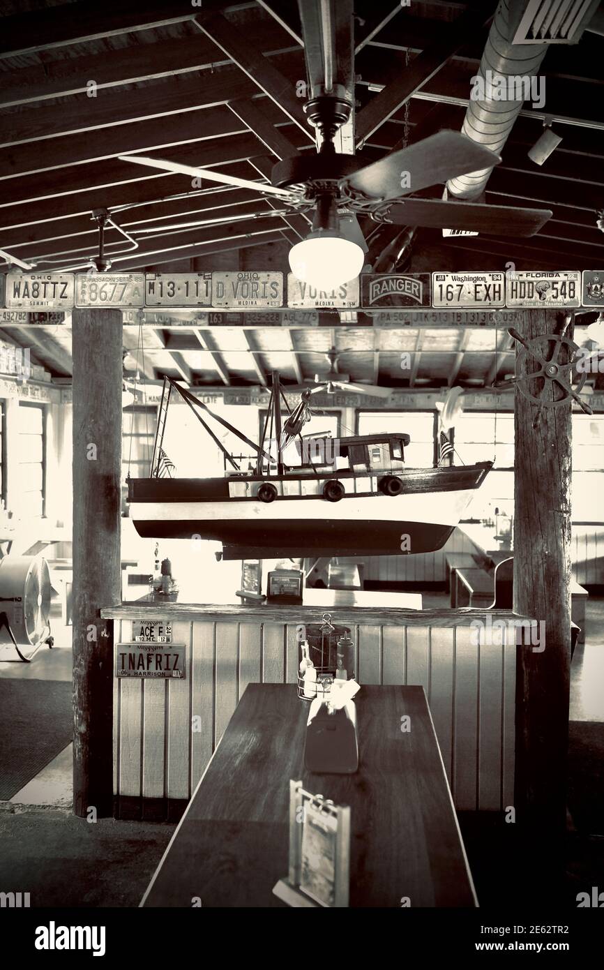 Half Shell Raw Bar und Restaurant im Marina Inkey West, Florida, FL USA. Südlichster Punkt in den kontinentalen USA. Urlaubsziel der Insel Stockfoto